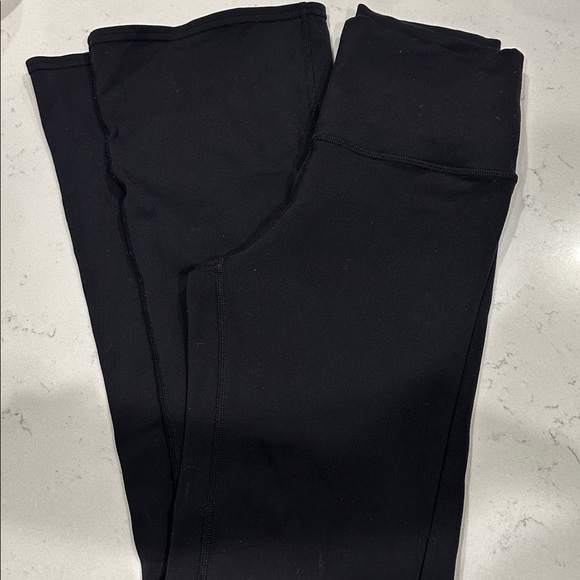 ALO Airbrush High-Waist Bootcut Legging - Picture 4 of 6